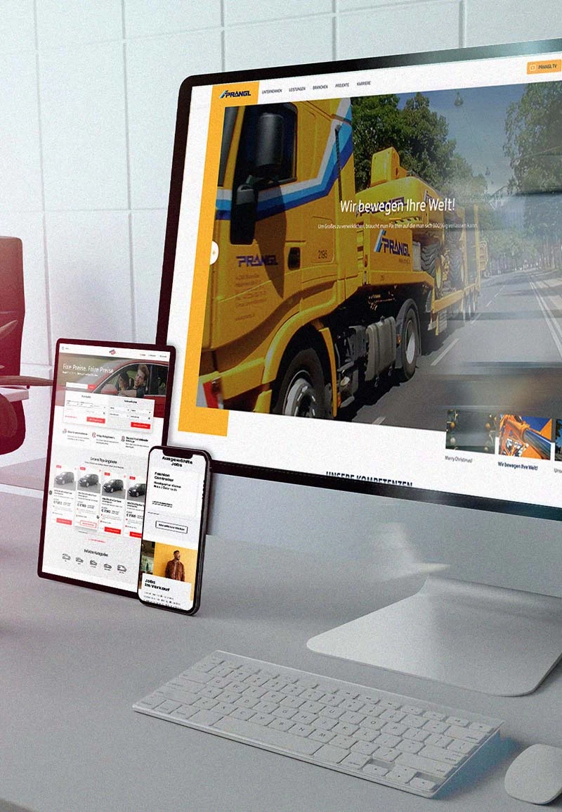 Professionelles Webdesign und responsive Webentwicklung: Die für verschiedene Endgeräte optimierte Website eines Kunden auf Desktop-Monitor, Tablet und Smartphone.